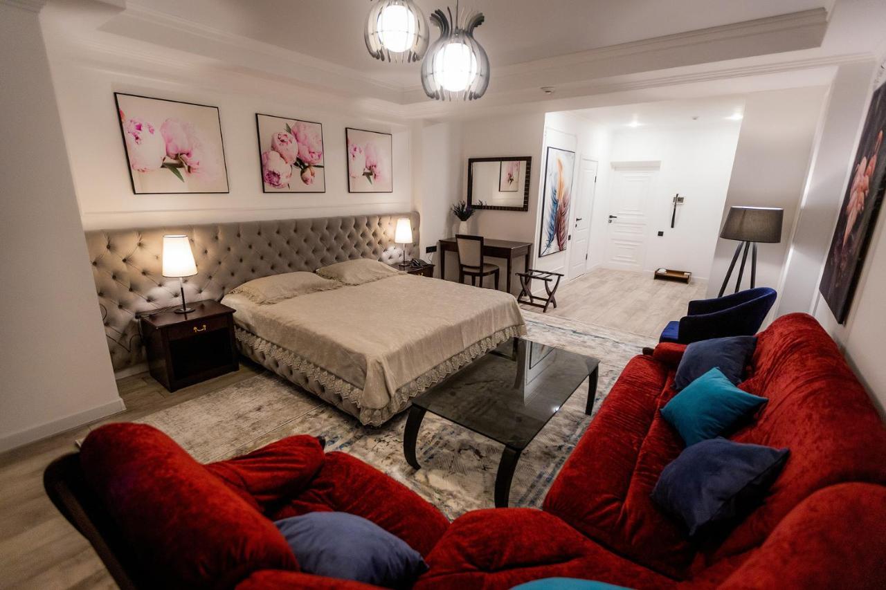 Metelitsa Hotel Karagandy エクステリア 写真