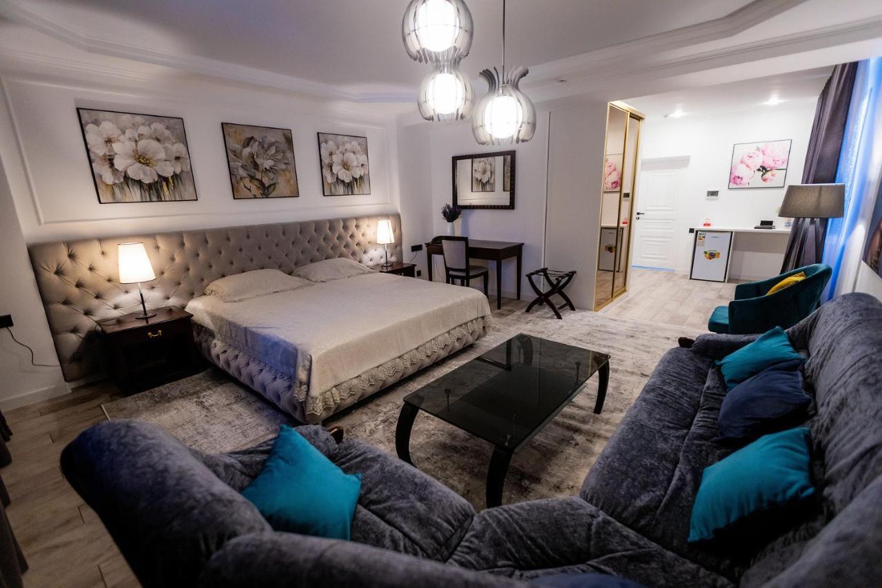 Metelitsa Hotel Karagandy エクステリア 写真