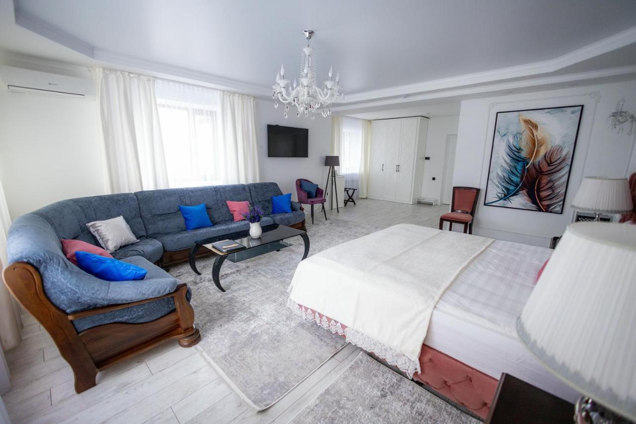 Metelitsa Hotel Karagandy エクステリア 写真