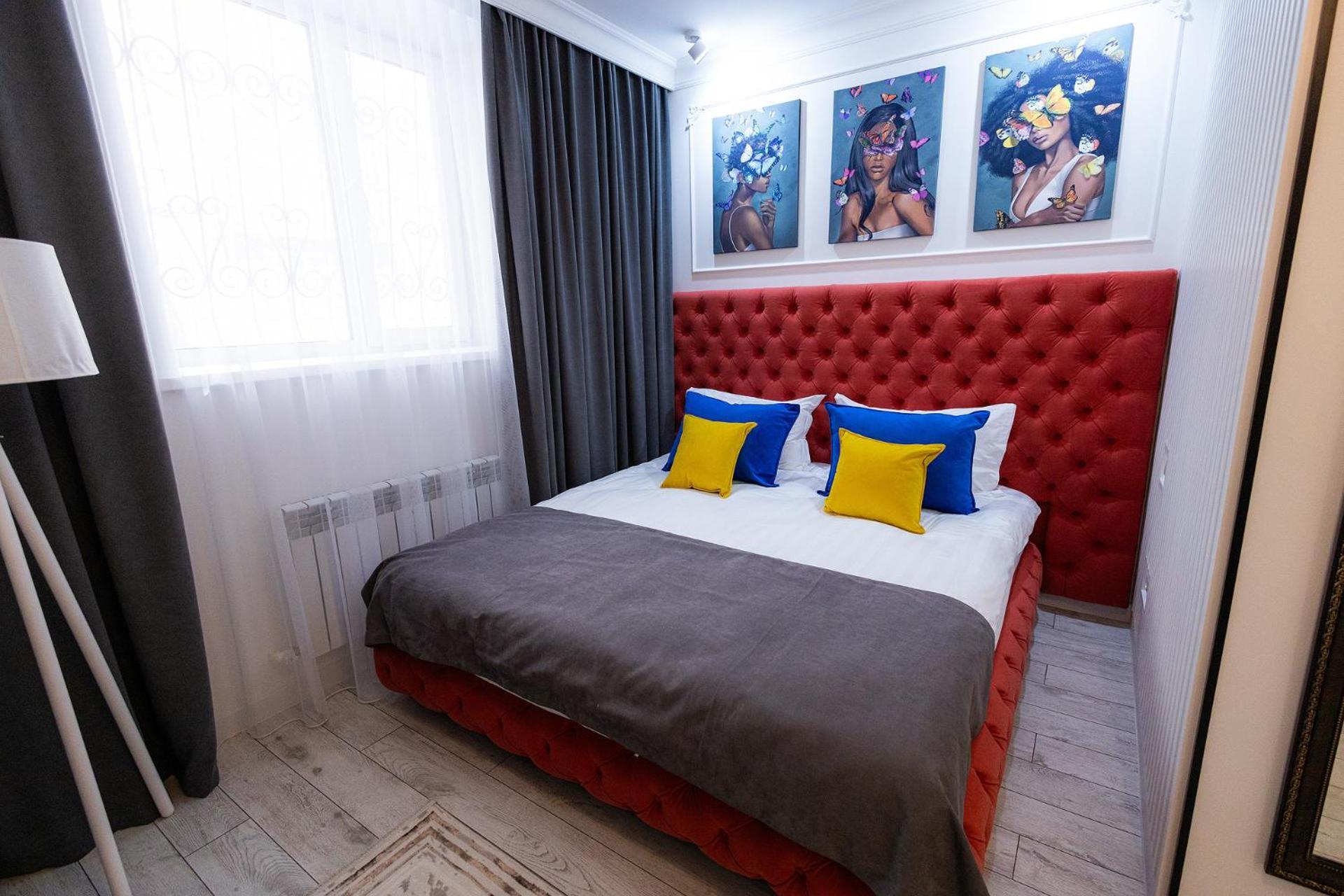 Metelitsa Hotel Karagandy エクステリア 写真