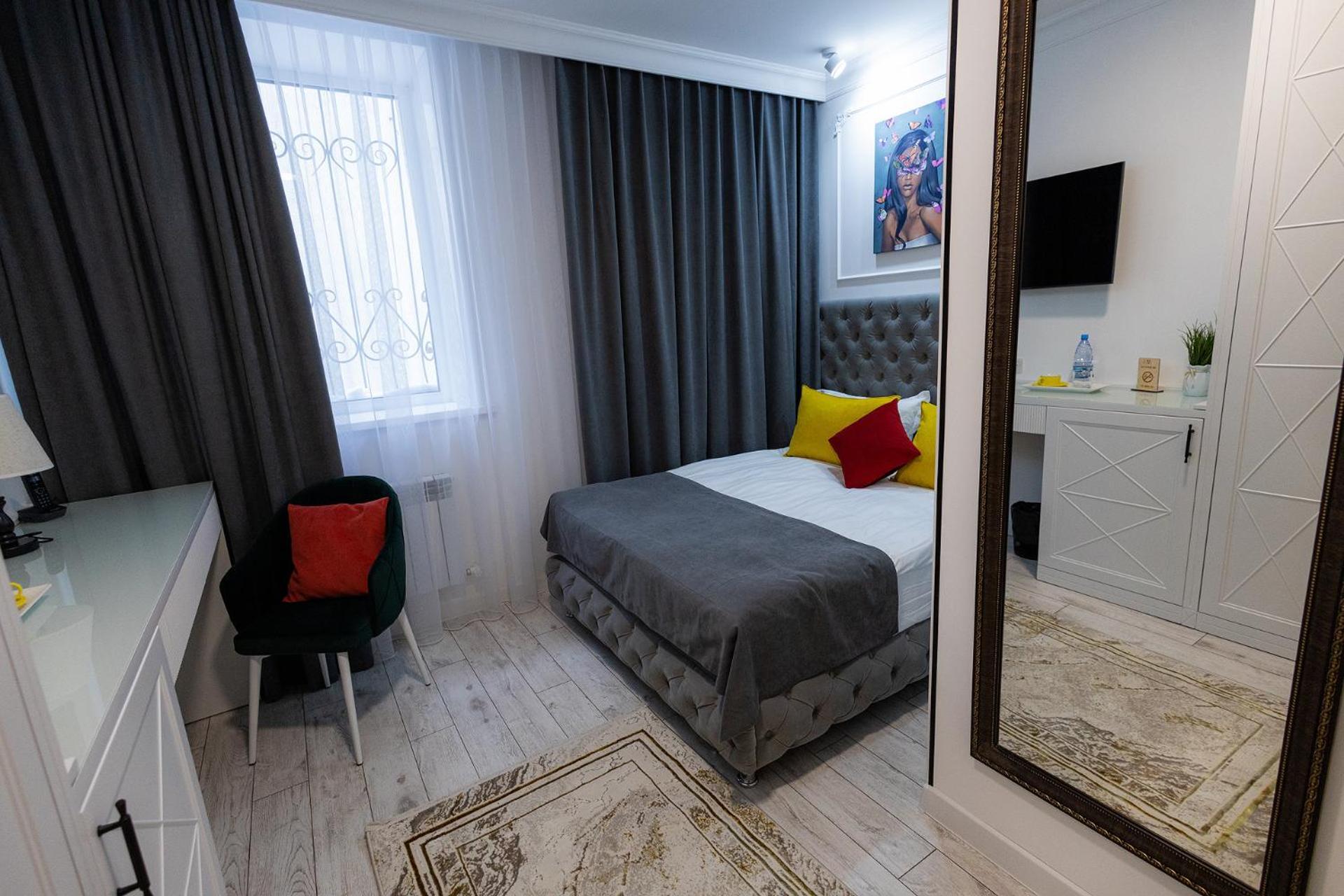 Metelitsa Hotel Karagandy エクステリア 写真