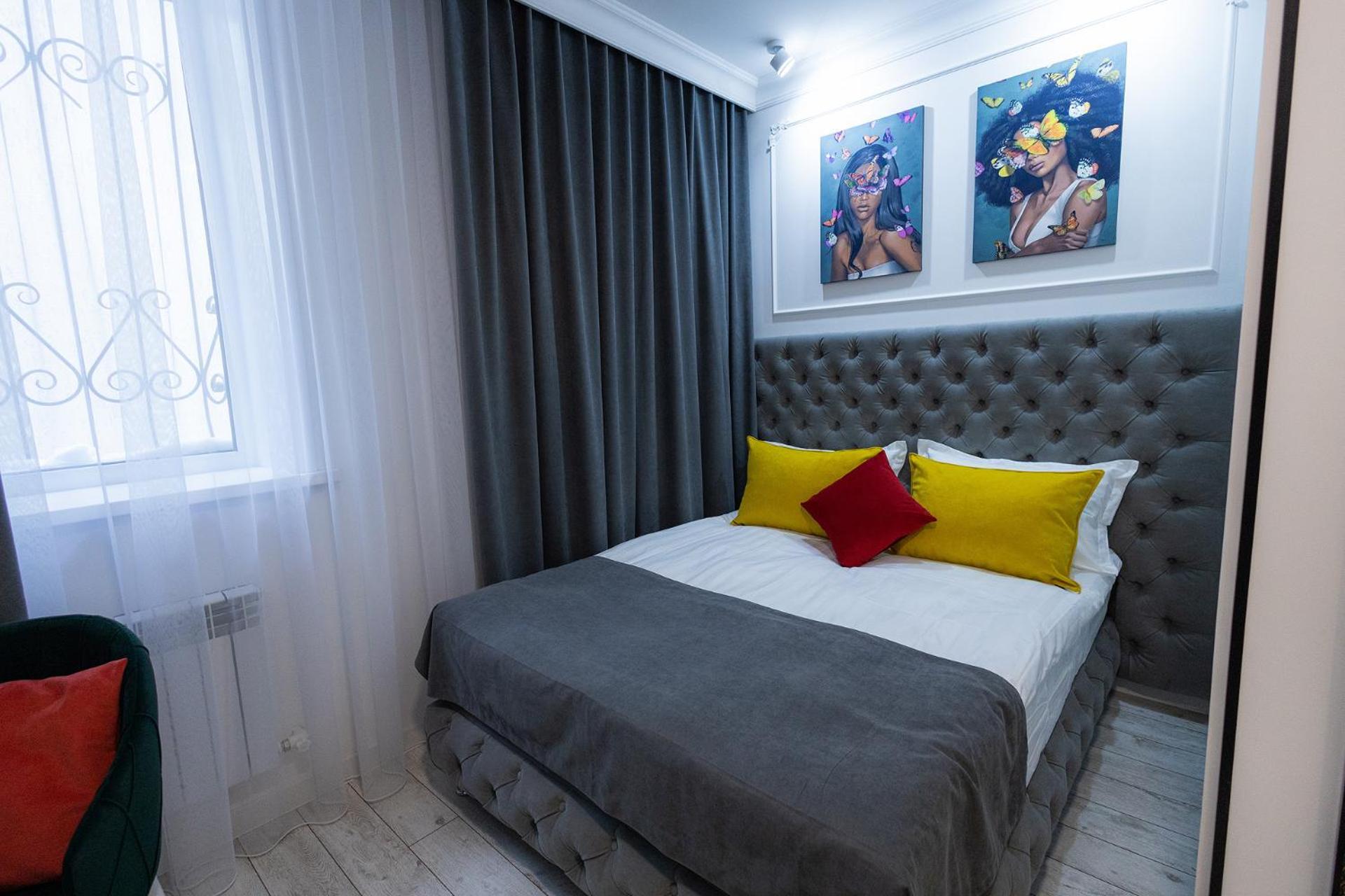 Metelitsa Hotel Karagandy エクステリア 写真