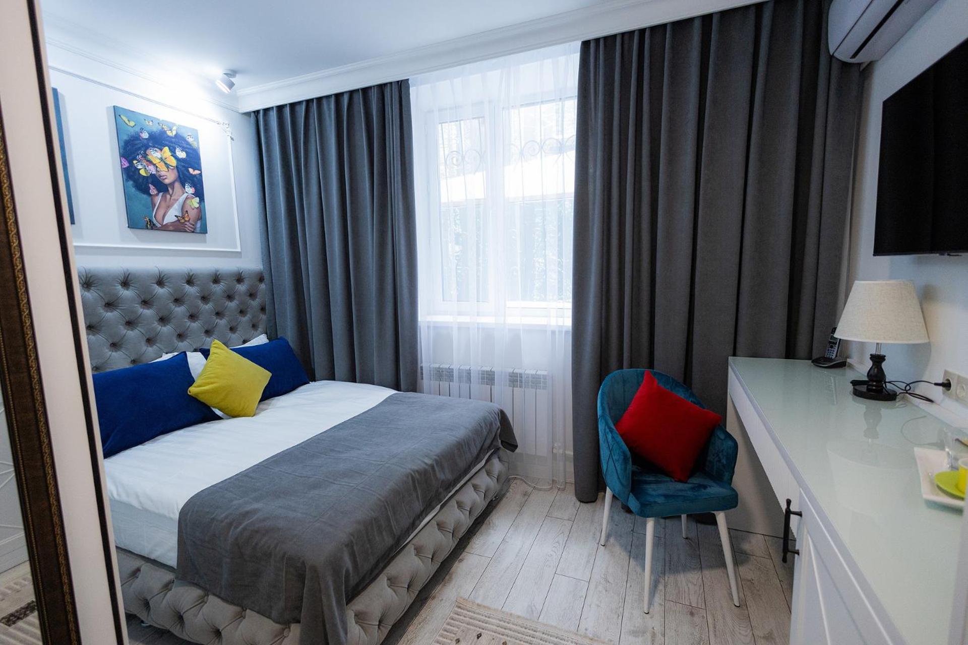 Metelitsa Hotel Karagandy エクステリア 写真