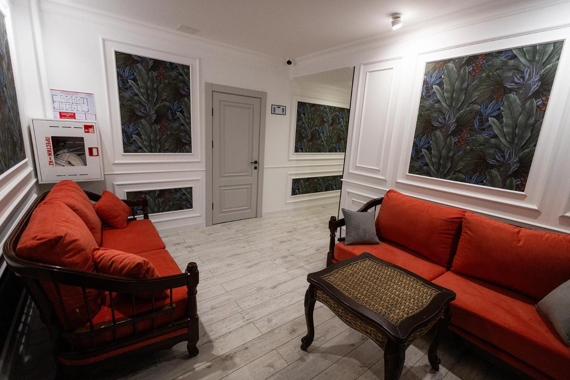 Metelitsa Hotel Karagandy エクステリア 写真
