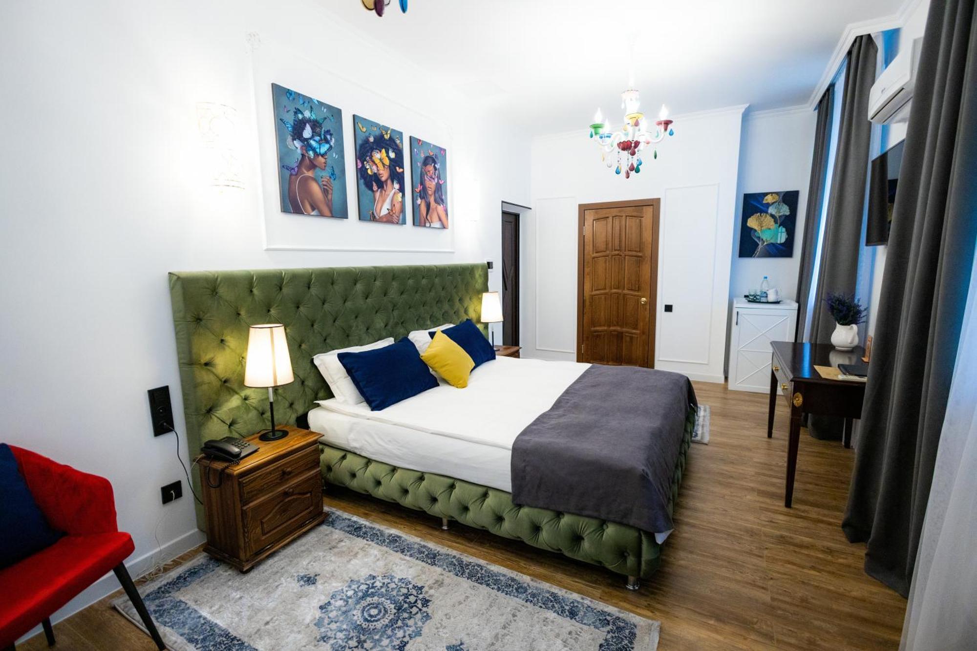 Metelitsa Hotel Karagandy エクステリア 写真