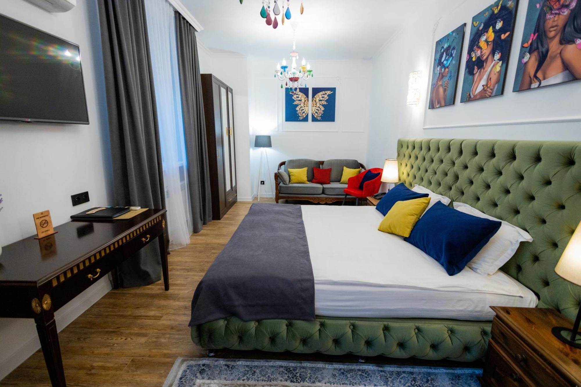 Metelitsa Hotel Karagandy エクステリア 写真